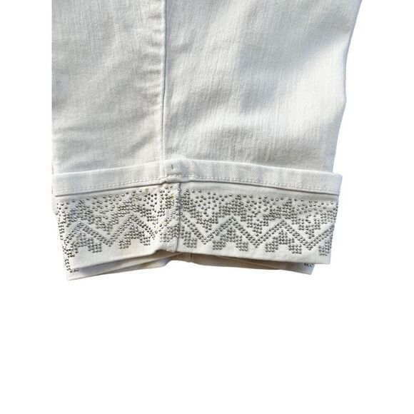CJ BANKS Relaxed Stretch White Capri Crop Embellished Jean size 20W - Picture 4 of 7